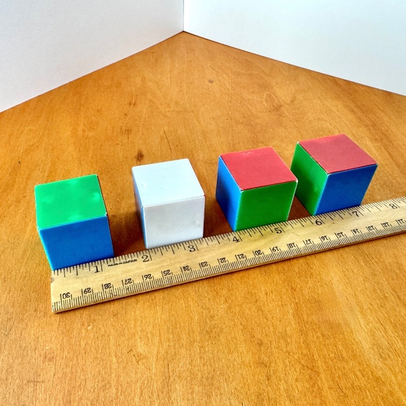 Instant Insanity Puzzle Cubes - Picture 3 of 5